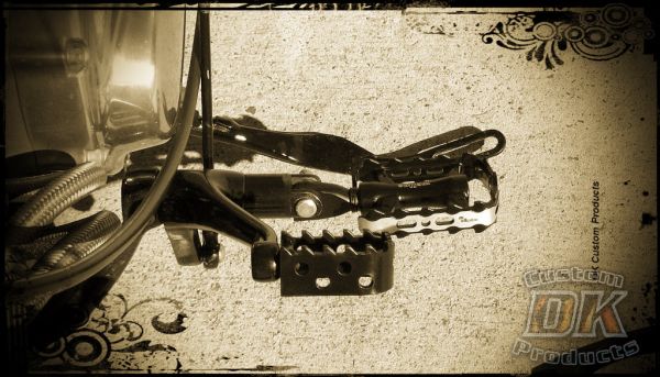 DK Custom Slip Stream Trap FOOTPEGS Harley-Davidson Motorcycles Sportsters-Dynas-Softails-V-Rod's Super gripper Series Improve Lean Angle Adjustable