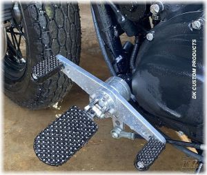DK Custom Harley Foot Peg Footpegs Trap NDW Outlaw Pegs Sportster Dyna Highway Softail