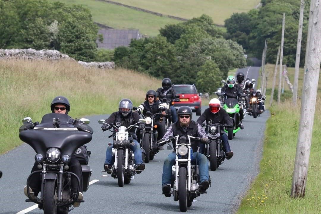 paul riding in group